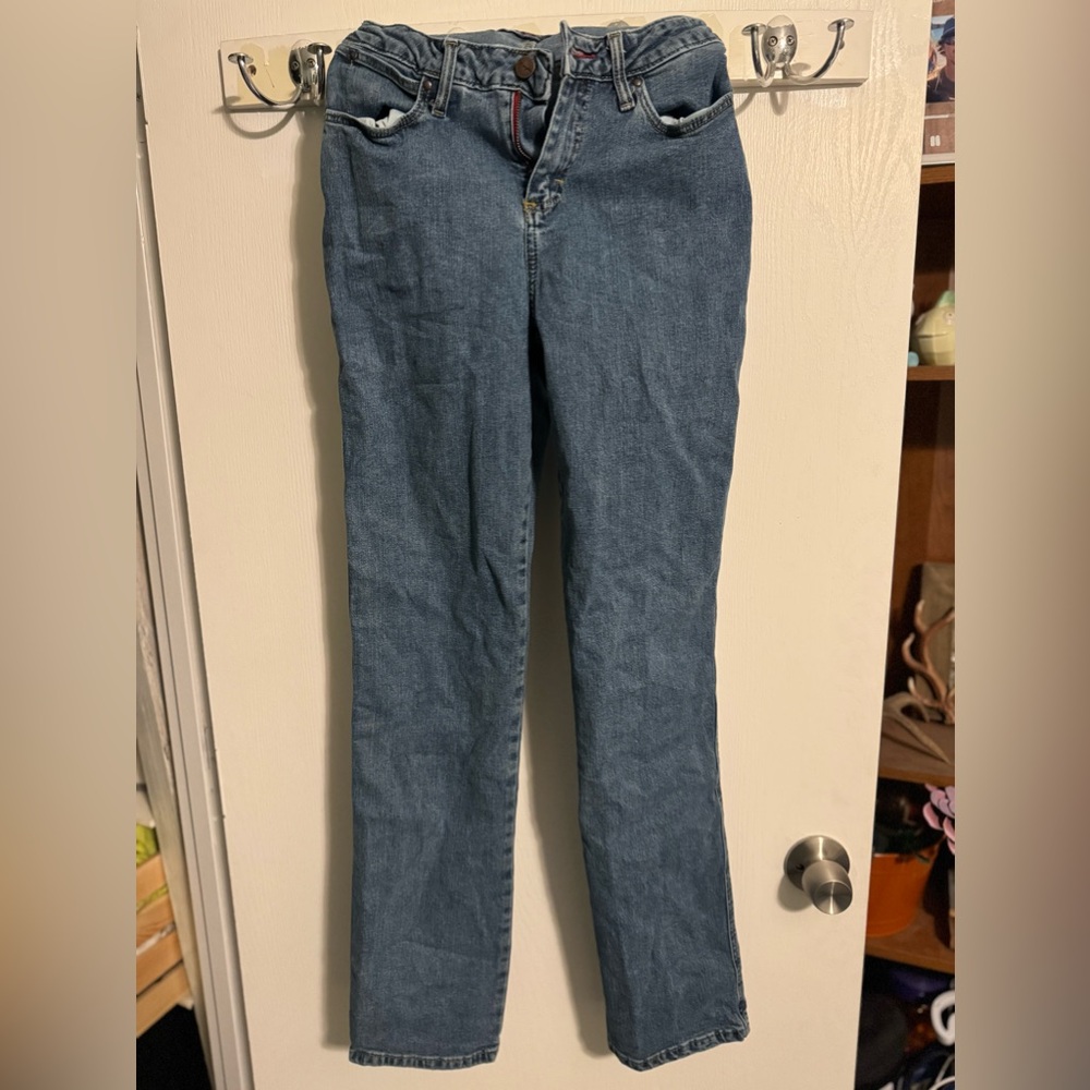 Wrangler cowboy cut jeans. SIZE IS 1/34. Color stone wash